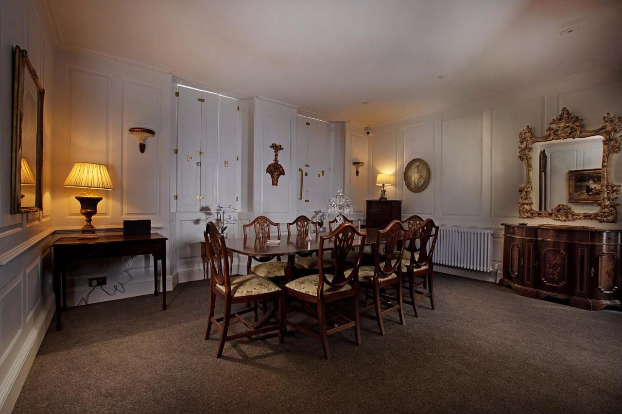 Stone Court House Hotel Мейдстън Екстериор снимка