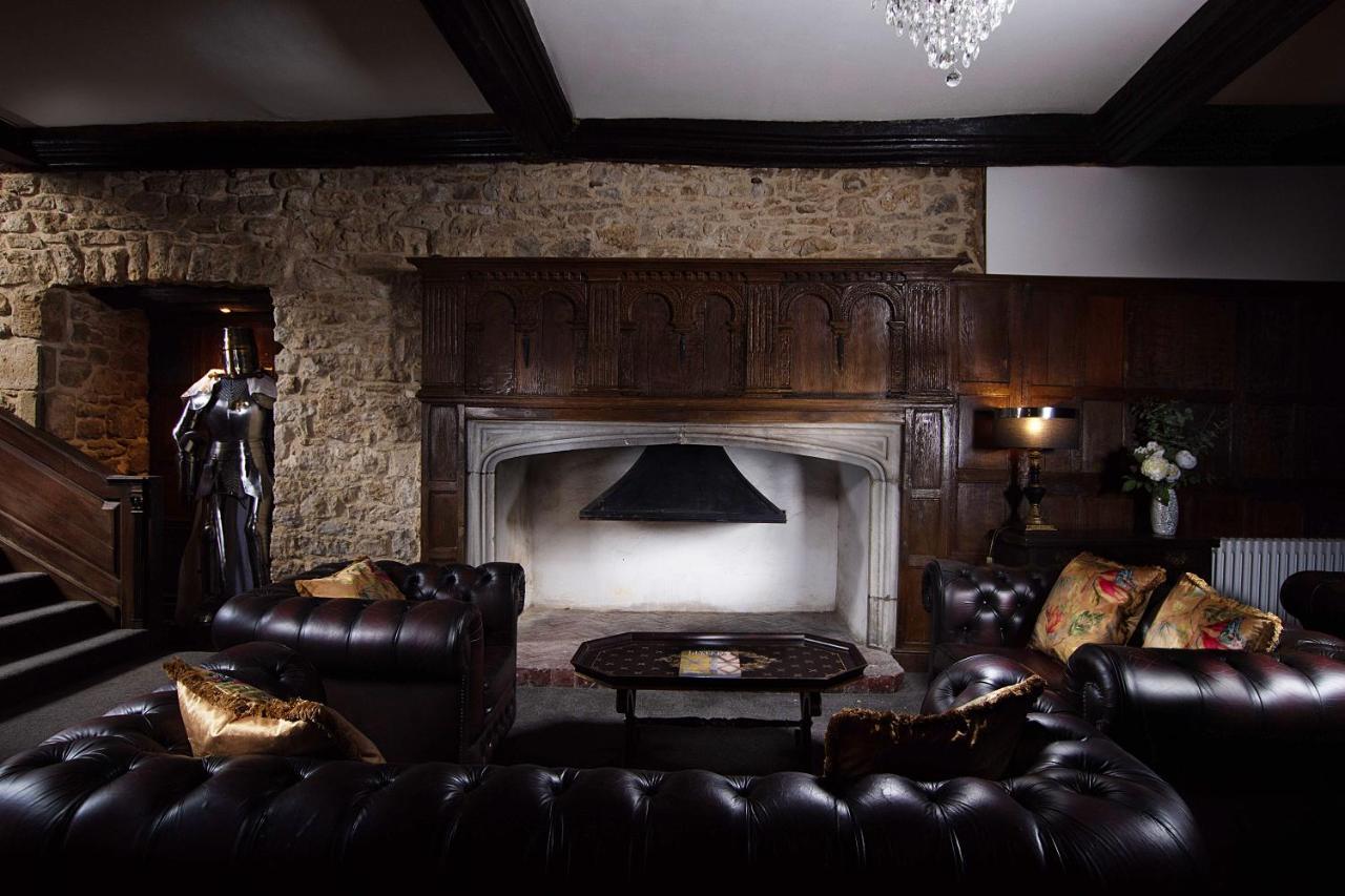 Stone Court House Hotel Мейдстън Екстериор снимка