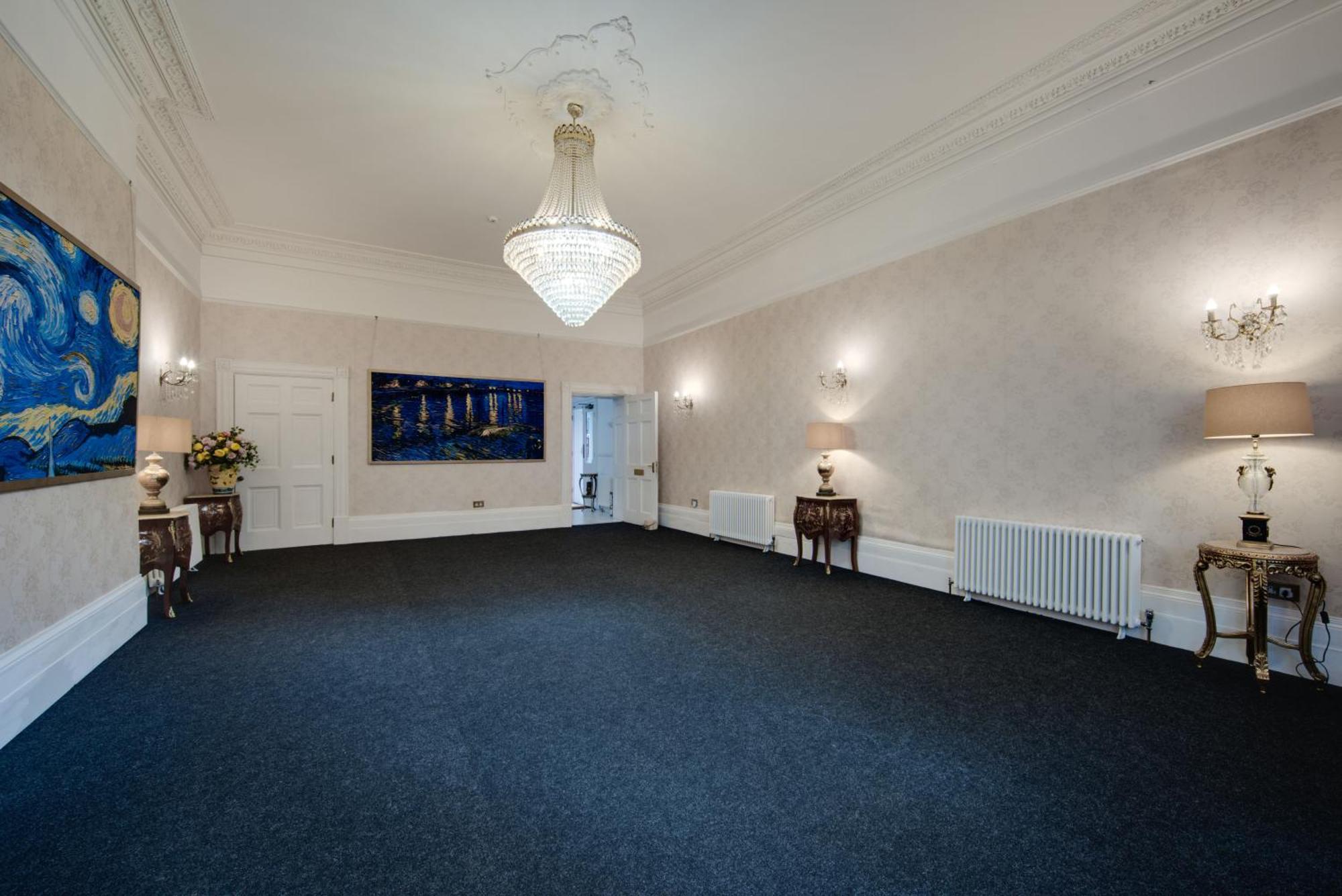 Stone Court House Hotel Мейдстън Екстериор снимка